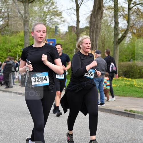 12.04.2026 - 45. Internationalen Wilhelmsburger Insellauf J. Mangold http://msf.ph/oto/9516935 12.04.2026 13:20:16 Ziel 3448, 3449, 2894, 2888, 3898, 2431, 4121, 5308, 3236, 4718, 2247, 3203, 5342, 3822, 3821, 3822, 3821, 4999, 4803, 2224, 4223, 4224, 4954, 5258, 3284, 2469, 4305, 2013, 3233, 5230, 3766, 4103 meine-sportfotos.de