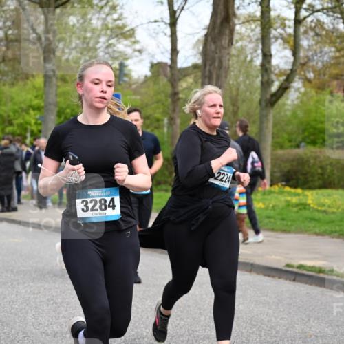 12.04.2026 - 45. Internationalen Wilhelmsburger Insellauf J. Mangold http://msf.ph/oto/9516936 12.04.2026 13:20:16 Ziel 3448, 3449, 2894, 2888, 3898, 2431, 4121, 5308, 3236, 4718, 2247, 3203, 5342, 3822, 3821, 3822, 3821, 4999, 4803, 2224, 4223, 4224, 4954, 5258, 3284, 2469, 4305, 2013, 3233, 5230, 3766, 4103 meine-sportfotos.de