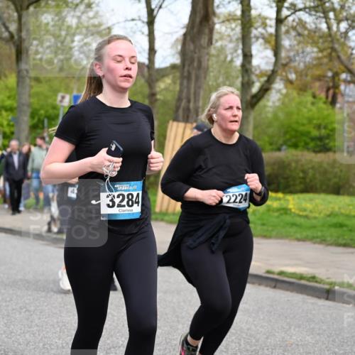 12.04.2026 - 45. Internationalen Wilhelmsburger Insellauf J. Mangold http://msf.ph/oto/9516938 12.04.2026 13:20:16 Ziel 3448, 3449, 2894, 2888, 3898, 2431, 4121, 5308, 3236, 4718, 2247, 3203, 5342, 3822, 3821, 3822, 3821, 4999, 4803, 2224, 4223, 4224, 4954, 5258, 3284, 2469, 4305, 2013, 3233, 5230, 3766, 4103 meine-sportfotos.de
