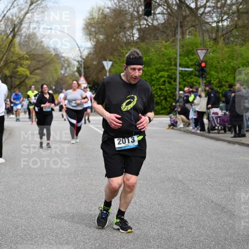 12.04.2026 - 45. Internationalen Wilhelmsburger Insellauf J. Mangold http://msf.ph/oto/9516941 12.04.2026 13:20:18 Ziel 2894, 2888, 3898, 2431, 4121, 5308, 3236, 4718, 2247, 3203, 5342, 3822, 3821, 4999, 4803, 4803, 2224, 4223, 4224, 4954, 5258, 3284, 2469, 4305, 4305, 2013, 3233, 5230, 3766, 4103 meine-sportfotos.de