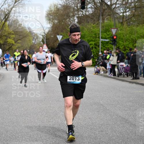 12.04.2026 - 45. Internationalen Wilhelmsburger Insellauf J. Mangold http://msf.ph/oto/9516943 12.04.2026 13:20:18 Ziel 2894, 2888, 3898, 2431, 4121, 5308, 3236, 4718, 2247, 3203, 5342, 3822, 3821, 4999, 4803, 4803, 2224, 4223, 4224, 4954, 5258, 3284, 2469, 4305, 4305, 2013, 3233, 5230, 3766, 4103 meine-sportfotos.de