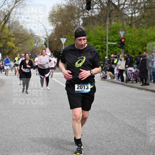 12.04.2026 - 45. Internationalen Wilhelmsburger Insellauf J. Mangold http://msf.ph/oto/9516944 12.04.2026 13:20:18 Ziel 2894, 2888, 3898, 2431, 4121, 5308, 3236, 4718, 2247, 3203, 5342, 3822, 3821, 4999, 4803, 4803, 2224, 4223, 4224, 4954, 5258, 3284, 2469, 4305, 4305, 2013, 3233, 5230, 3766, 4103 meine-sportfotos.de