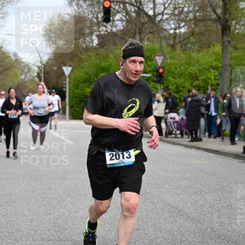 12.04.2026 - 45. Internationalen Wilhelmsburger Insellauf J. Mangold http://msf.ph/oto/9516949 12.04.2026 13:20:19 Ziel 2894, 2888, 3898, 2431, 4121, 5308, 3236, 4718, 2247, 3203, 5342, 3822, 3821, 4999, 4803, 2224, 4223, 2224, 4223, 4224, 4954, 5258, 3284, 2469, 4305, 2013, 2013, 3233, 5230, 3766, 4103 meine-sportfotos.de