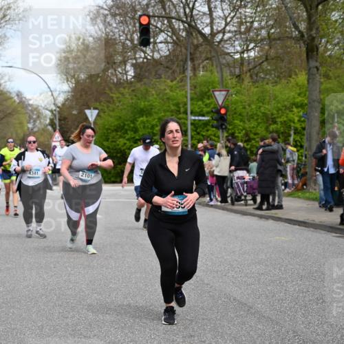 12.04.2026 - 45. Internationalen Wilhelmsburger Insellauf J. Mangold http://msf.ph/oto/9516956 12.04.2026 13:20:22 Ziel 3898, 2431, 4121, 5308, 3236, 4718, 2247, 3203, 5342, 3822, 3821, 4999, 4803, 2224, 4223, 4224, 4954, 5258, 3284, 5258, 3284, 2469, 4305, 2013, 3233, 5230, 5230, 3766, 4103, 4341, 5633, 4284 meine-sportfotos.de