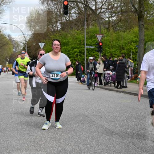 12.04.2026 - 45. Internationalen Wilhelmsburger Insellauf J. Mangold http://msf.ph/oto/9516978 12.04.2026 13:20:25 Ziel 3898, 2431, 4121, 5308, 3236, 4718, 2247, 3203, 5342, 3822, 3821, 4999, 4803, 2224, 4223, 4224, 4954, 5258, 3284, 2469, 4305, 2013, 3233, 5230, 3766, 3766, 4103, 4341, 5633, 4284, 4293, 5543 meine-sportfotos.de