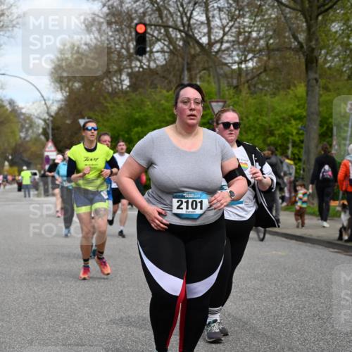 12.04.2026 - 45. Internationalen Wilhelmsburger Insellauf J. Mangold http://msf.ph/oto/9516984 12.04.2026 13:20:26 Ziel 2431, 4121, 5308, 3236, 4718, 2247, 3203, 5342, 3822, 3821, 4999, 4803, 2224, 4223, 4224, 4954, 5258, 3284, 2469, 4305, 2013, 3233, 5230, 3766, 4103, 4103, 4341, 5633, 4284, 4293, 5543 meine-sportfotos.de