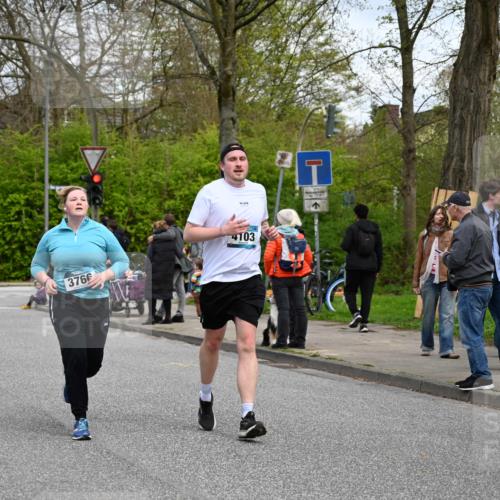 12.04.2026 - 45. Internationalen Wilhelmsburger Insellauf J. Mangold http://msf.ph/oto/9516997 12.04.2026 13:20:30 Ziel 2431, 4121, 5308, 3236, 4718, 2247, 3203, 5342, 3822, 3821, 4999, 4803, 2224, 4223, 4224, 4954, 5258, 3284, 2469, 4305, 4305, 2013, 3233, 5230, 3766, 4103, 4341, 5633, 4284, 4293, 5543, 2363, 2101 meine-sportfotos.de
