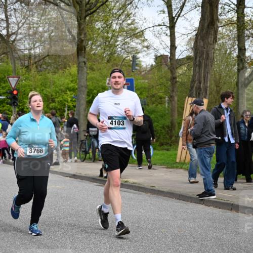 12.04.2026 - 45. Internationalen Wilhelmsburger Insellauf J. Mangold http://msf.ph/oto/9517002 12.04.2026 13:20:31 Ziel 2431, 4121, 5308, 3236, 4718, 2247, 3203, 5342, 3822, 3821, 4999, 4803, 2224, 4223, 4224, 4954, 5258, 3284, 2469, 4305, 2013, 2013, 3233, 5230, 3766, 4103, 4341, 5633, 4284, 4293, 5543, 2363, 2101 meine-sportfotos.de