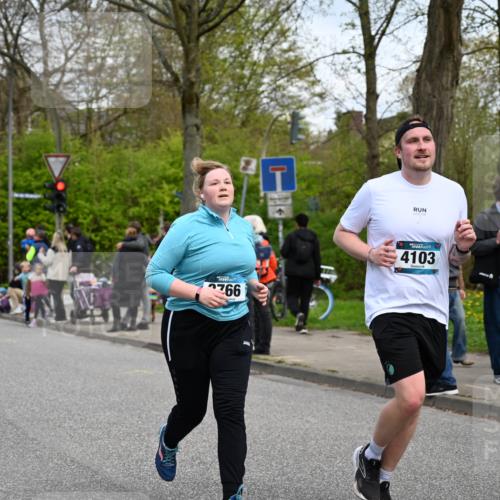12.04.2026 - 45. Internationalen Wilhelmsburger Insellauf J. Mangold http://msf.ph/oto/9517007 12.04.2026 13:20:31 Ziel 2431, 4121, 5308, 3236, 4718, 2247, 3203, 5342, 3822, 3821, 4999, 4803, 2224, 4223, 4224, 4954, 5258, 3284, 2469, 4305, 2013, 2013, 3233, 5230, 3766, 4103, 4341, 5633, 4284, 4293, 5543, 2363, 2101 meine-sportfotos.de