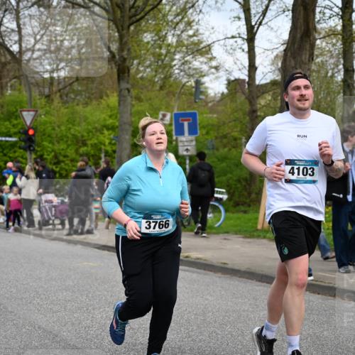 12.04.2026 - 45. Internationalen Wilhelmsburger Insellauf J. Mangold http://msf.ph/oto/9517008 12.04.2026 13:20:31 Ziel 2431, 4121, 5308, 3236, 4718, 2247, 3203, 5342, 3822, 3821, 4999, 4803, 2224, 4223, 4224, 4954, 5258, 3284, 2469, 4305, 2013, 2013, 3233, 5230, 3766, 4103, 4341, 5633, 4284, 4293, 5543, 2363, 2101 meine-sportfotos.de