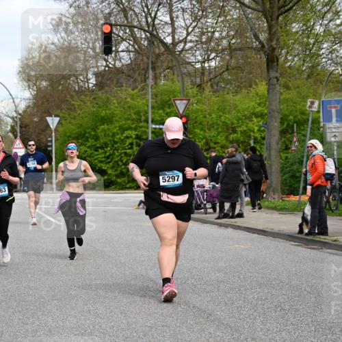 12.04.2026 - 45. Internationalen Wilhelmsburger Insellauf J. Mangold http://msf.ph/oto/9517018 12.04.2026 13:20:37 Ziel 3236, 4718, 2247, 3203, 5342, 3822, 3821, 4999, 4803, 2224, 4223, 4224, 4954, 5258, 3284, 2469, 4305, 2013, 3233, 5230, 3766, 3766, 4103, 4341, 5633, 4284, 4293, 5543, 5543, 2363, 2101, 4417, 3552, 3551, 2333 meine-sportfotos.de