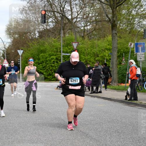 12.04.2026 - 45. Internationalen Wilhelmsburger Insellauf J. Mangold http://msf.ph/oto/9517020 12.04.2026 13:20:37 Ziel 3236, 4718, 2247, 3203, 5342, 3822, 3821, 4999, 4803, 2224, 4223, 4224, 4954, 5258, 3284, 2469, 4305, 2013, 3233, 5230, 3766, 3766, 4103, 4341, 5633, 4284, 4293, 5543, 5543, 2363, 2101, 4417, 3552, 3551, 2333 meine-sportfotos.de