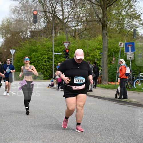12.04.2026 - 45. Internationalen Wilhelmsburger Insellauf J. Mangold http://msf.ph/oto/9517025 12.04.2026 13:20:37 Ziel 3236, 4718, 2247, 3203, 5342, 3822, 3821, 4999, 4803, 2224, 4223, 4224, 4954, 5258, 3284, 2469, 4305, 2013, 3233, 5230, 3766, 3766, 4103, 4341, 5633, 4284, 4293, 5543, 5543, 2363, 2101, 4417, 3552, 3551, 2333 meine-sportfotos.de