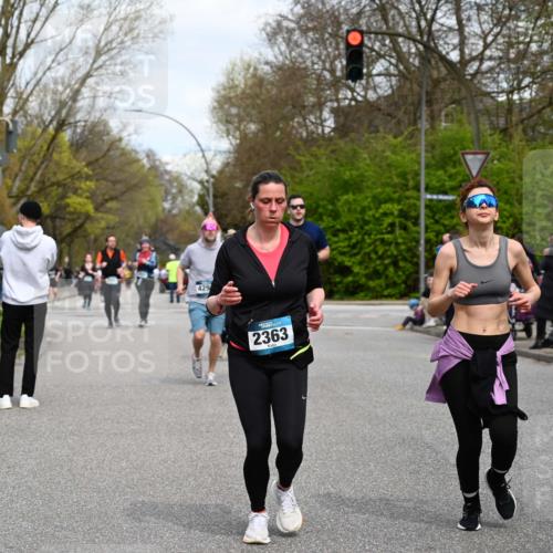 12.04.2026 - 45. Internationalen Wilhelmsburger Insellauf J. Mangold http://msf.ph/oto/9517031 12.04.2026 13:20:39 Ziel 2247, 3203, 5342, 3822, 3821, 4999, 4803, 2224, 4223, 4224, 4954, 5258, 3284, 2469, 4305, 2013, 3233, 5230, 3766, 4103, 4341, 5633, 4284, 4293, 5543, 2363, 2101, 4417, 3552, 3551, 2333, 4018, 5716 meine-sportfotos.de