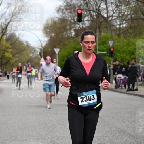 12.04.2026 - 45. Internationalen Wilhelmsburger Insellauf J. Mangold http://msf.ph/oto/9517044 12.04.2026 13:20:40 Ziel 5342, 3822, 3821, 4999, 4803, 2224, 4223, 4224, 4954, 5258, 3284, 2469, 4305, 2013, 3233, 5230, 3766, 4103, 4341, 5633, 4284, 4293, 5543, 2363, 2363, 2101, 4417, 3552, 3551, 2333, 4018, 5716 meine-sportfotos.de