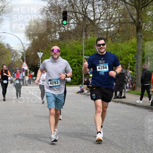 12.04.2026 - 45. Internationalen Wilhelmsburger Insellauf J. Mangold http://msf.ph/oto/9517058 12.04.2026 13:20:42 Ziel 4999, 4803, 2224, 4223, 4224, 4954, 5258, 3284, 2469, 4305, 2013, 3233, 5230, 3766, 4103, 4341, 5633, 4284, 4293, 5543, 2363, 2101, 2101, 4417, 3552, 3551, 2333, 4018, 5716, 4319 meine-sportfotos.de