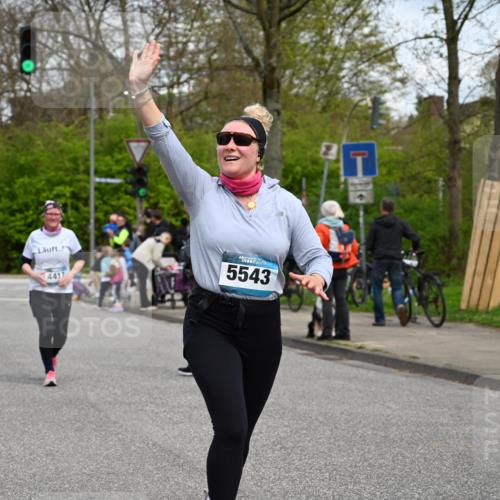 12.04.2026 - 45. Internationalen Wilhelmsburger Insellauf J. Mangold http://msf.ph/oto/9517079 12.04.2026 13:20:45 Ziel 4224, 4954, 5258, 3284, 2469, 4305, 2013, 3233, 5230, 3766, 4103, 4341, 5633, 5633, 4284, 4293, 5543, 2363, 2101, 4417, 3552, 3551, 3552, 3551, 2333, 4018, 5716, 4319, 5297 meine-sportfotos.de