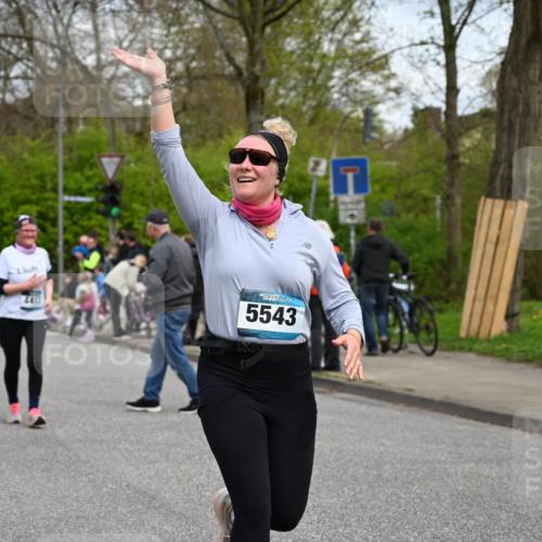 12.04.2026 - 45. Internationalen Wilhelmsburger Insellauf J. Mangold http://msf.ph/oto/9517081 12.04.2026 13:20:45 Ziel 4224, 4954, 5258, 3284, 2469, 4305, 2013, 3233, 5230, 3766, 4103, 4341, 5633, 5633, 4284, 4293, 5543, 2363, 2101, 4417, 3552, 3551, 3552, 3551, 2333, 4018, 5716, 4319, 5297 meine-sportfotos.de
