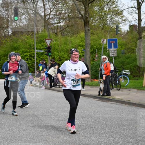 12.04.2026 - 45. Internationalen Wilhelmsburger Insellauf J. Mangold http://msf.ph/oto/9517093 12.04.2026 13:20:47 Ziel 5258, 3284, 2469, 4305, 2013, 3233, 5230, 3766, 4103, 4341, 5633, 4284, 4293, 4293, 5543, 2363, 2101, 4417, 3552, 3551, 2333, 2333, 4018, 5716, 4319, 5297, 4878, 5484 meine-sportfotos.de