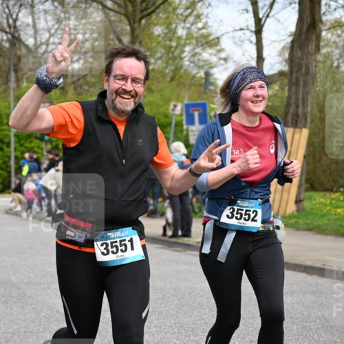 12.04.2026 - 45. Internationalen Wilhelmsburger Insellauf J. Mangold http://msf.ph/oto/9517120 12.04.2026 13:20:49 Ziel 2469, 4305, 2013, 3233, 5230, 3766, 4103, 4341, 5633, 4284, 4293, 5543, 5543, 2363, 2101, 4417, 3552, 3551, 2333, 4018, 5716, 4319, 5297, 4878, 5484, 2692 meine-sportfotos.de