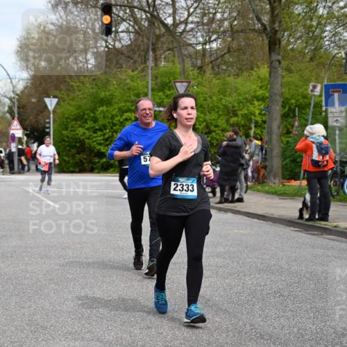 12.04.2026 - 45. Internationalen Wilhelmsburger Insellauf J. Mangold http://msf.ph/oto/9517127 12.04.2026 13:20:54 Ziel 4305, 2013, 3233, 5230, 3766, 4103, 4341, 5633, 4284, 4293, 5543, 2363, 2101, 2101, 4417, 3552, 3551, 2333, 4018, 5716, 4319, 4319, 5297, 4878, 5484, 2692, 4444, 4800 meine-sportfotos.de