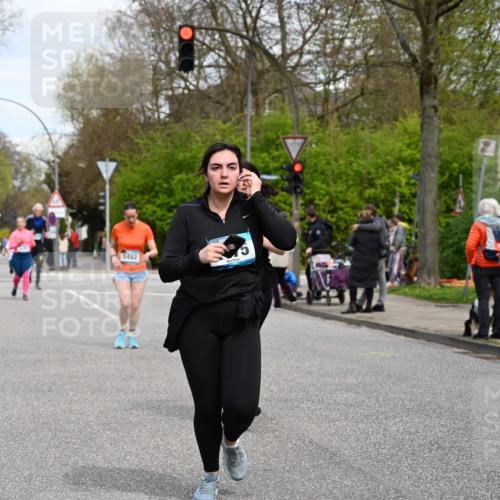 12.04.2026 - 45. Internationalen Wilhelmsburger Insellauf J. Mangold http://msf.ph/oto/9517161 12.04.2026 13:21:10 Ziel 5633, 4284, 4293, 5543, 2363, 2101, 4417, 3552, 3551, 2333, 4018, 5716, 4319, 5297, 4878, 5484, 4878, 5484, 2692, 4444, 4800, 4047, 2175, 3402, 5482, 4017, 3676 meine-sportfotos.de