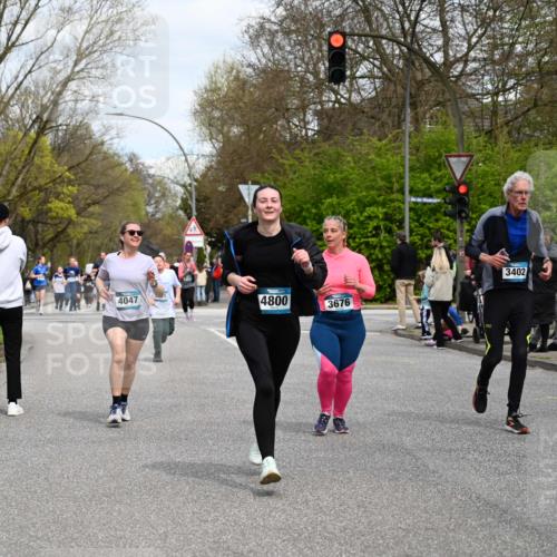 12.04.2026 - 45. Internationalen Wilhelmsburger Insellauf J. Mangold http://msf.ph/oto/9517190 12.04.2026 13:21:17 Ziel 2363, 2101, 4417, 3552, 3551, 2333, 4018, 5716, 4319, 5297, 4878, 5484, 2692, 4444, 4800, 4800, 4047, 2175, 3402, 5482, 4017, 3676, 2628, 3251, 5201, 3109, 4404 meine-sportfotos.de
