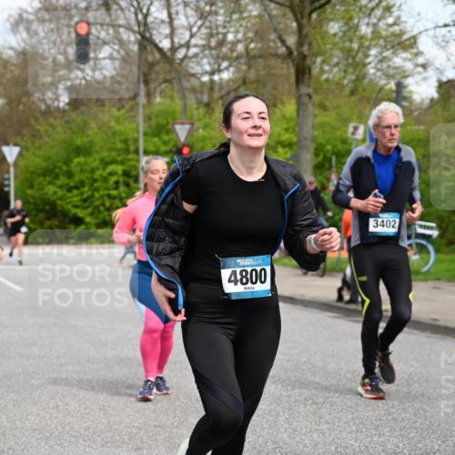 12.04.2026 - 45. Internationalen Wilhelmsburger Insellauf J. Mangold http://msf.ph/oto/9517206 12.04.2026 13:21:19 Ziel 2101, 4417, 3552, 3551, 2333, 4018, 5716, 4319, 5297, 4878, 5484, 2692, 4444, 4800, 4047, 2175, 3402, 5482, 4017, 3676, 2628, 3251, 5201, 3109, 4404, 4362, 2473 meine-sportfotos.de