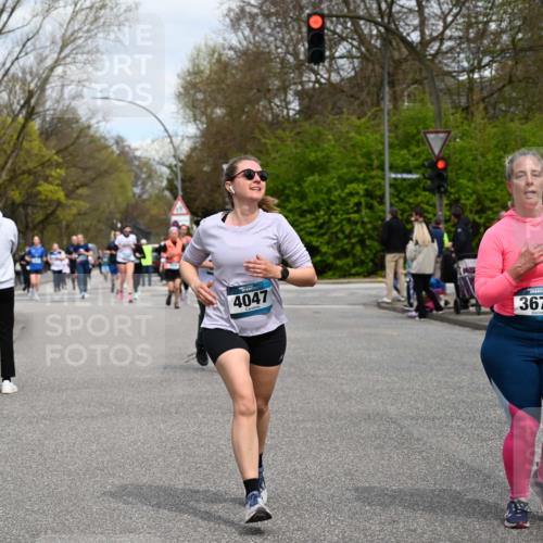 12.04.2026 - 45. Internationalen Wilhelmsburger Insellauf J. Mangold http://msf.ph/oto/9517211 12.04.2026 13:21:20 Ziel 4417, 3552, 3551, 2333, 4018, 5716, 4319, 5297, 4878, 5484, 2692, 4444, 4800, 4047, 2175, 4047, 2175, 3402, 5482, 4017, 3676, 2628, 3251, 5201, 3109, 4404, 4362, 2473, 2552 meine-sportfotos.de