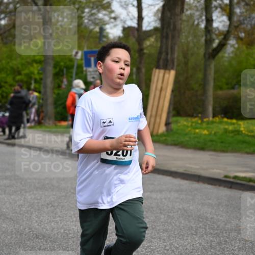 12.04.2026 - 45. Internationalen Wilhelmsburger Insellauf J. Mangold http://msf.ph/oto/9517238 12.04.2026 13:21:24 Ziel 2333, 4018, 5716, 4319, 5297, 4878, 5484, 2692, 4444, 4800, 4047, 2175, 3402, 5482, 4017, 3676, 2628, 3251, 3251, 5201, 3109, 4404, 4362, 2473, 2552, 2130, 2840, 3998, 5462 meine-sportfotos.de