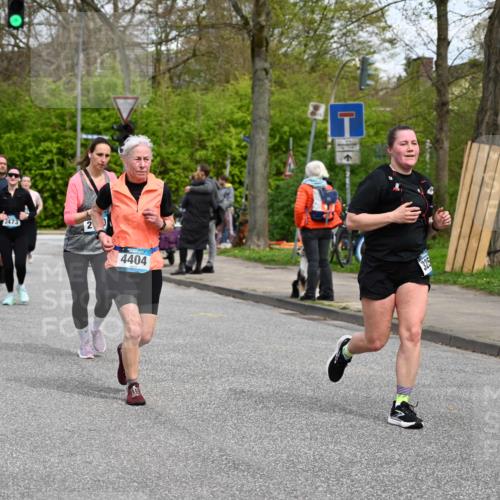 12.04.2026 - 45. Internationalen Wilhelmsburger Insellauf J. Mangold http://msf.ph/oto/9517248 12.04.2026 13:21:29 Ziel 4319, 5297, 4878, 5484, 2692, 4444, 4800, 4047, 2175, 3402, 5482, 4017, 3676, 2628, 3251, 5201, 3109, 4404, 3109, 4404, 4362, 2473, 2552, 2130, 2840, 3998, 5462, 5205, 4809, 2002 meine-sportfotos.de