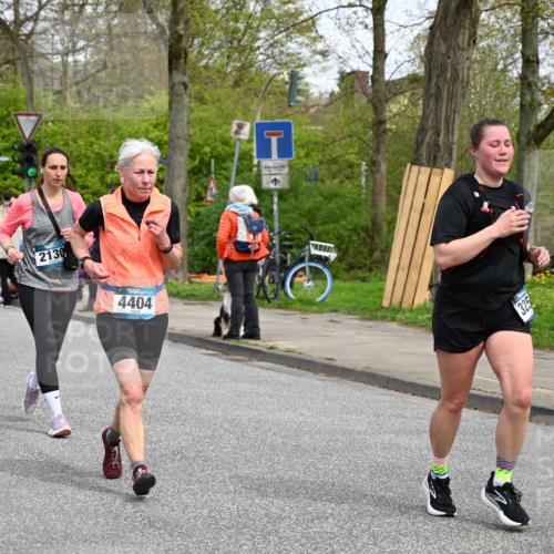 12.04.2026 - 45. Internationalen Wilhelmsburger Insellauf J. Mangold http://msf.ph/oto/9517255 12.04.2026 13:21:29 Ziel 4319, 5297, 4878, 5484, 2692, 4444, 4800, 4047, 2175, 3402, 5482, 4017, 3676, 2628, 3251, 5201, 3109, 4404, 3109, 4404, 4362, 2473, 2552, 2130, 2840, 3998, 5462, 5205, 4809, 2002 meine-sportfotos.de