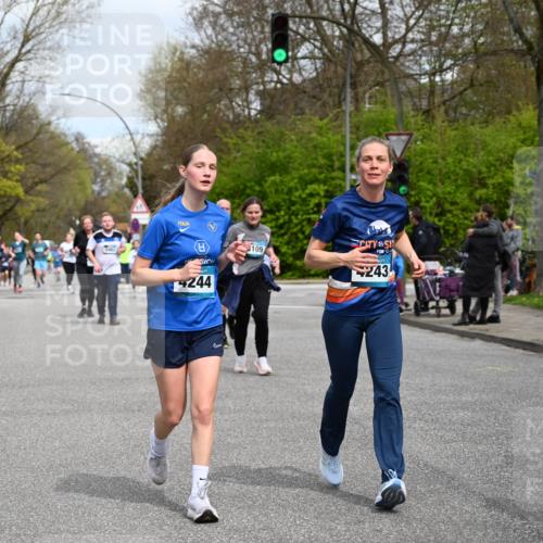 12.04.2026 - 45. Internationalen Wilhelmsburger Insellauf J. Mangold http://msf.ph/oto/9517274 12.04.2026 13:21:33 Ziel 5297, 4878, 5484, 2692, 4444, 4800, 4047, 2175, 3402, 5482, 4017, 3676, 2628, 3251, 5201, 3109, 4404, 4362, 2473, 2552, 2130, 2130, 2840, 3998, 5462, 5205, 4809, 2002, 2332 meine-sportfotos.de