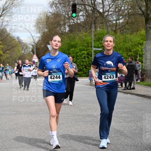 12.04.2026 - 45. Internationalen Wilhelmsburger Insellauf J. Mangold http://msf.ph/oto/9517277 12.04.2026 13:21:33 Ziel 5297, 4878, 5484, 2692, 4444, 4800, 4047, 2175, 3402, 5482, 4017, 3676, 2628, 3251, 5201, 3109, 4404, 4362, 2473, 2552, 2130, 2130, 2840, 3998, 5462, 5205, 4809, 2002, 2332 meine-sportfotos.de