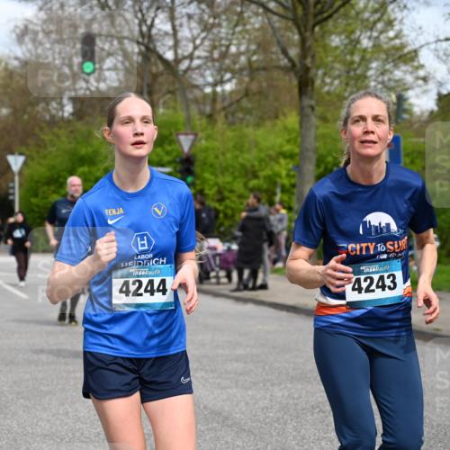 12.04.2026 - 45. Internationalen Wilhelmsburger Insellauf J. Mangold http://msf.ph/oto/9517288 12.04.2026 13:21:34 Ziel 4878, 5484, 2692, 4444, 4800, 4047, 2175, 3402, 5482, 4017, 3676, 3676, 2628, 3251, 5201, 3109, 4404, 4362, 2473, 2552, 2130, 2840, 3998, 5462, 5205, 4809, 2002, 2332 meine-sportfotos.de