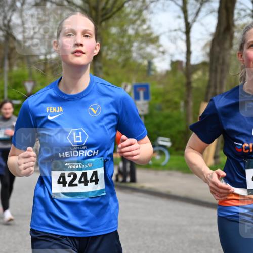 12.04.2026 - 45. Internationalen Wilhelmsburger Insellauf J. Mangold http://msf.ph/oto/9517295 12.04.2026 13:21:35 Ziel 4878, 5484, 2692, 4444, 4800, 4047, 2175, 3402, 5482, 4017, 3676, 2628, 2628, 3251, 5201, 3109, 4404, 4362, 2473, 2552, 2130, 2840, 3998, 2840, 3998, 5462, 5205, 4809, 2002, 2332 meine-sportfotos.de