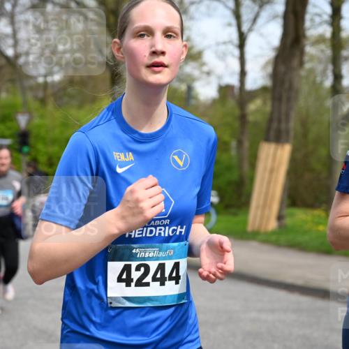 12.04.2026 - 45. Internationalen Wilhelmsburger Insellauf J. Mangold http://msf.ph/oto/9517297 12.04.2026 13:21:35 Ziel 4878, 5484, 2692, 4444, 4800, 4047, 2175, 3402, 5482, 4017, 3676, 2628, 2628, 3251, 5201, 3109, 4404, 4362, 2473, 2552, 2130, 2840, 3998, 2840, 3998, 5462, 5205, 4809, 2002, 2332 meine-sportfotos.de