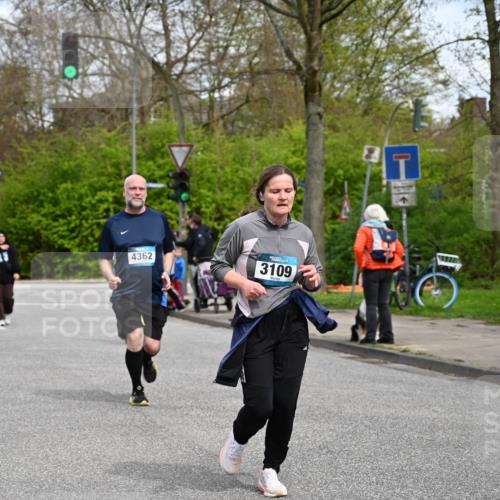 12.04.2026 - 45. Internationalen Wilhelmsburger Insellauf J. Mangold http://msf.ph/oto/9517301 12.04.2026 13:21:36 Ziel 2692, 4444, 4800, 4047, 2175, 3402, 5482, 4017, 3676, 2628, 3251, 3251, 5201, 3109, 4404, 4362, 2473, 2552, 2130, 2840, 3998, 5462, 5462, 5205, 4809, 2002, 2332 meine-sportfotos.de