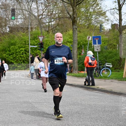 12.04.2026 - 45. Internationalen Wilhelmsburger Insellauf J. Mangold http://msf.ph/oto/9517310 12.04.2026 13:21:37 Ziel 2692, 4444, 4800, 4047, 2175, 3402, 5482, 4017, 3676, 2628, 3251, 5201, 3109, 4404, 4362, 2473, 2552, 2130, 2840, 3998, 5462, 5205, 4809, 2002, 2332, 2116 meine-sportfotos.de