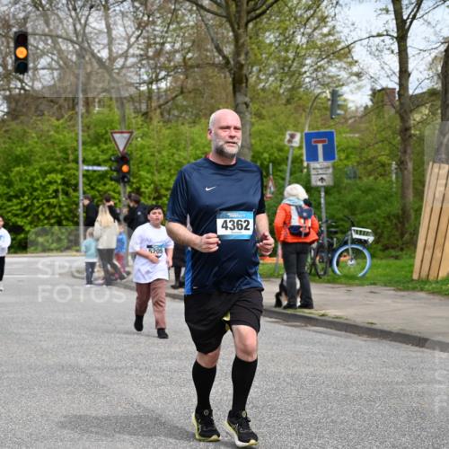 12.04.2026 - 45. Internationalen Wilhelmsburger Insellauf J. Mangold http://msf.ph/oto/9517314 12.04.2026 13:21:37 Ziel 2692, 4444, 4800, 4047, 2175, 3402, 5482, 4017, 3676, 2628, 3251, 5201, 3109, 4404, 4362, 2473, 2552, 2130, 2840, 3998, 5462, 5205, 4809, 2002, 2332, 2116 meine-sportfotos.de