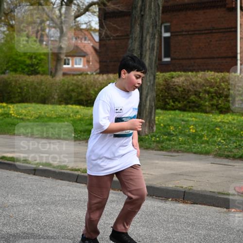 12.04.2026 - 45. Internationalen Wilhelmsburger Insellauf J. Mangold http://msf.ph/oto/9517338 12.04.2026 13:21:41 Ziel 4800, 4047, 2175, 3402, 5482, 4017, 3676, 2628, 3251, 5201, 3109, 4404, 3109, 4404, 4362, 2473, 2552, 2130, 2840, 3998, 5462, 5205, 4809, 2002, 2332, 2116, 3581, 3235, 3915, 5080, 4348, 5085 meine-sportfotos.de