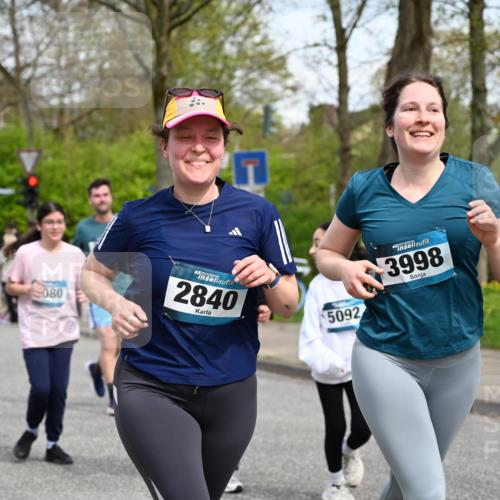 12.04.2026 - 45. Internationalen Wilhelmsburger Insellauf J. Mangold http://msf.ph/oto/9517360 12.04.2026 13:21:47 Ziel 5482, 4017, 3676, 2628, 3251, 5201, 3109, 4404, 4362, 2473, 2552, 2130, 2840, 3998, 2840, 3998, 5462, 5205, 4809, 2002, 2332, 2116, 3581, 3235, 3915, 5080, 4348, 5085, 3603, 3602, 5092, 2246, 5192, 5171 meine-sportfotos.de