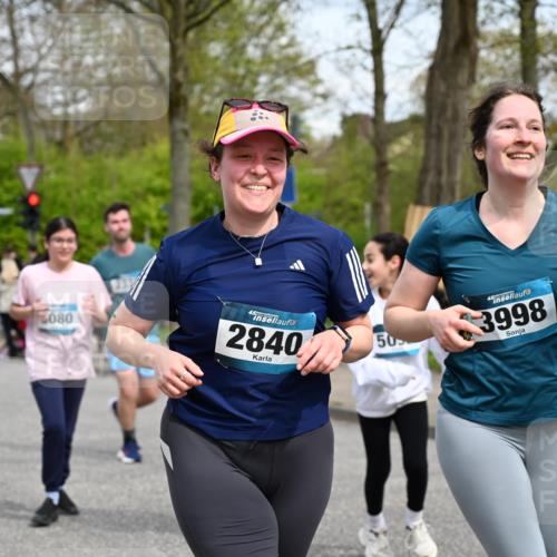 12.04.2026 - 45. Internationalen Wilhelmsburger Insellauf J. Mangold http://msf.ph/oto/9517361 12.04.2026 13:21:47 Ziel 5482, 4017, 3676, 2628, 3251, 5201, 3109, 4404, 4362, 2473, 2552, 2130, 2840, 3998, 2840, 3998, 5462, 5205, 4809, 2002, 2332, 2116, 3581, 3235, 3915, 5080, 4348, 5085, 3603, 3602, 5092, 2246, 5192, 5171 meine-sportfotos.de