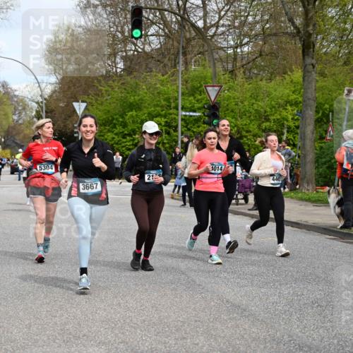 12.04.2026 - 45. Internationalen Wilhelmsburger Insellauf J. Mangold http://msf.ph/oto/9517464 12.04.2026 13:22:14 Ziel 5205, 4809, 2002, 2332, 2116, 3581, 3235, 3915, 5080, 4348, 5085, 3603, 3602, 5092, 2246, 5192, 5171, 3162, 4443, 4442, 3746, 5290, 5290, 3057, 3667, 5304, 4210, 4014, 2158, 2158, 5314 meine-sportfotos.de