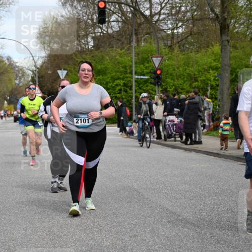 12.04.2026 - 45. Internationalen Wilhelmsburger Insellauf J. Mangold http://msf.ph/oto/9517479 12.04.2026 13:20:25 Ziel 3898, 2431, 4121, 5308, 3236, 4718, 2247, 3203, 5342, 3822, 3821, 4999, 4803, 2224, 4223, 4224, 4954, 5258, 3284, 2469, 4305, 2013, 3233, 5230, 3766, 3766, 4103, 4341, 5633, 4284, 4293, 5543 meine-sportfotos.de