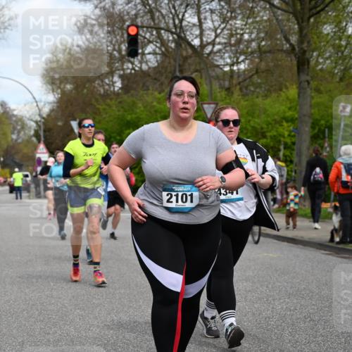 12.04.2026 - 45. Internationalen Wilhelmsburger Insellauf J. Mangold http://msf.ph/oto/9517485 12.04.2026 13:20:26 Ziel 2431, 4121, 5308, 3236, 4718, 2247, 3203, 5342, 3822, 3821, 4999, 4803, 2224, 4223, 4224, 4954, 5258, 3284, 2469, 4305, 2013, 3233, 5230, 3766, 4103, 4103, 4341, 5633, 4284, 4293, 5543 meine-sportfotos.de