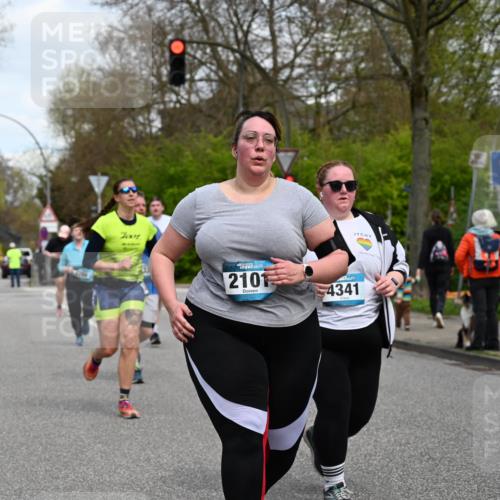 12.04.2026 - 45. Internationalen Wilhelmsburger Insellauf J. Mangold http://msf.ph/oto/9517487 12.04.2026 13:20:27 Ziel 2431, 4121, 5308, 3236, 4718, 2247, 3203, 5342, 3822, 3821, 4999, 4803, 2224, 4223, 4224, 4954, 5258, 3284, 2469, 2469, 4305, 2013, 3233, 5230, 3766, 4103, 4341, 5633, 4284, 4293, 5543 meine-sportfotos.de