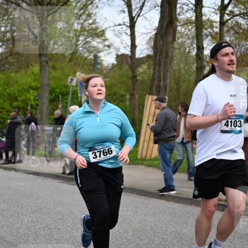 12.04.2026 - 45. Internationalen Wilhelmsburger Insellauf J. Mangold http://msf.ph/oto/9517512 12.04.2026 13:20:32 Ziel 2431, 4121, 5308, 3236, 4718, 2247, 3203, 5342, 3822, 3821, 4999, 4803, 2224, 4223, 4224, 4954, 5258, 3284, 2469, 4305, 2013, 3233, 3233, 5230, 3766, 4103, 4341, 4341, 5633, 4284, 4293, 5543, 2363, 2101, 4417 meine-sportfotos.de