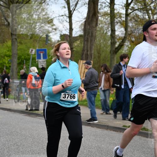 12.04.2026 - 45. Internationalen Wilhelmsburger Insellauf J. Mangold http://msf.ph/oto/9517514 12.04.2026 13:20:32 Ziel 2431, 4121, 5308, 3236, 4718, 2247, 3203, 5342, 3822, 3821, 4999, 4803, 2224, 4223, 4224, 4954, 5258, 3284, 2469, 4305, 2013, 3233, 3233, 5230, 3766, 4103, 4341, 4341, 5633, 4284, 4293, 5543, 2363, 2101, 4417 meine-sportfotos.de