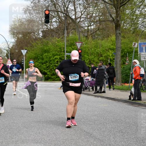 12.04.2026 - 45. Internationalen Wilhelmsburger Insellauf J. Mangold http://msf.ph/oto/9517517 12.04.2026 13:20:37 Ziel 3236, 4718, 2247, 3203, 5342, 3822, 3821, 4999, 4803, 2224, 4223, 4224, 4954, 5258, 3284, 2469, 4305, 2013, 3233, 5230, 3766, 3766, 4103, 4341, 5633, 4284, 4293, 5543, 5543, 2363, 2101, 4417, 3552, 3551, 2333 meine-sportfotos.de